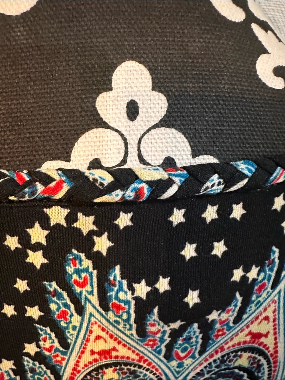 ECI New York Printed Black Medallion-Pattern Women's Top - Black/Red/Blue size L - Picture 7 of 7